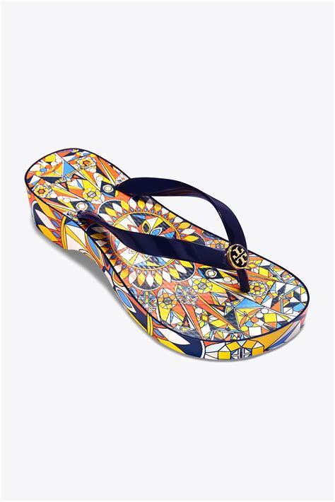 tory burch flip flops clearance.